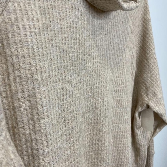 Bobeau Beige Lightweight Turtleneck Sweater - Picture 2 of 5